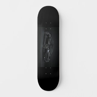 Skateboard com design mclaren