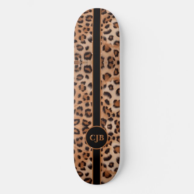 Skateboard com Estampa de Leopardo Feroz e Ousada (Frente)