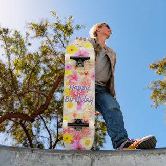 Skateboard com Montagem Floral Distress Vintage