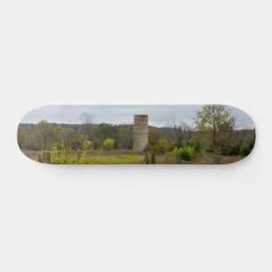 Skateboard do antigo Silo Landscape Country