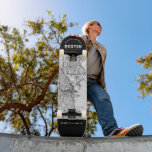 Skateboard do mapa da cidade de Boston<br><div class="desc">Um mapa único da bela cidade de Boston,  Massachusetts. Este skate apresenta um mapa de ruas da cidade,  dentro,  uma fronteira preta no topo e no fundo. Uma maneira divertida de representar a cidade em que você ama e reside!</div>