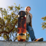 Skateboard Personalizado com Desenho de Chamas<br><div class="desc">Dê ao praticante de skate na sua vida um presente especial com este skateboard personalizado com um desenho de chamas ultra legal. O design permite que você insira qualquer nome que você queira.</div>
