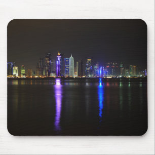 Skyline de Doha, Qatar no mousepad da noite