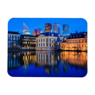 Skyline de Haia no ímã retangular da hora azul