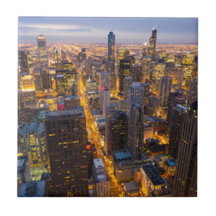 Skyline do centro de Chicago no crepúsculo