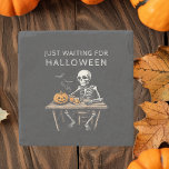 "Só esperando a Porta copos de Pedra do Halloween<br><div class="desc">Proteja suas superfícies com uma torção assustadora usando esta Porta copos de Pedra "Apenas Esperando pelo Dia das Bruxas". Com um design de esqueleto humorístico, esta porta copos é perfeita para amantes do Halloween que apreciam celebrar a estação assustadora do ano. Feita a partir de pedra de alta qualidade, fornece...</div>