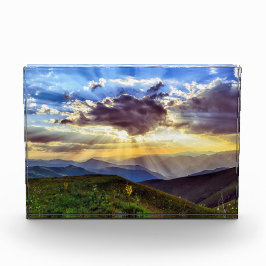 Sol através da Cordilheira das Nuvens