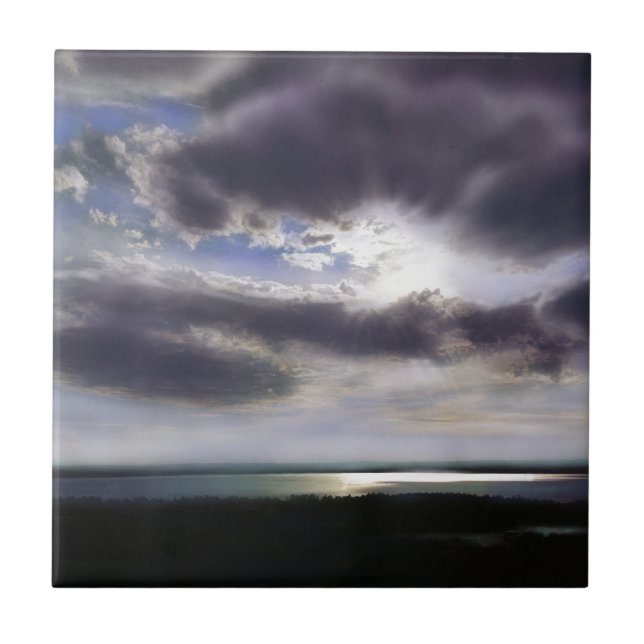 Sol sobre o oceano do nascer do sol da água (Frente)