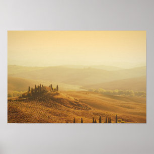 Sol sobre uma paisagem na Toscana poster
