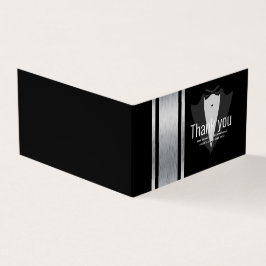 Solteiro de smoking, de listras brancas e pretas