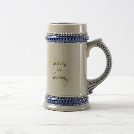 Solteiro que vive o ouro ideal caneca de cerveja