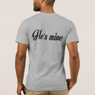 SOU A CAMISA DE CASAMENTO GAY DELE.