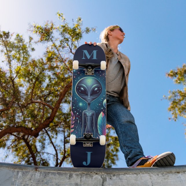 Space Alien Personalized Skateboard (Ao ar livre 1)