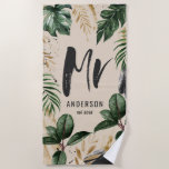 Sr folha tropical & toalha de praia tipografia<br><div class="desc">Sr tipografia de roteiro moderno e presente de chá de solteiro botânico de folha tropical de casamento. Com espaço para nome e data.</div>