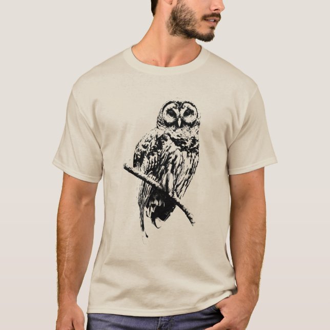 Sra. Barred Owl - Tinta preta na Camisa Claro (Frente)