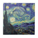 Starry Night por van Gogh<br><div class="desc">Van Gogh era obcecado pelo simbolismo de objetos luminosos e de cor. A lâmpada era um símbolo de calma e segurança. A estrela simbolizou a fé, e a luz gasosa, as realidades humanas. O azul ultramarino profundo era infinito, enquanto o vermelho e o verde expressavam "essas coisas terríveis, as paixões...</div>