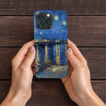 Starry Night sobre Rhone Vincent van Gogh<br><div class="desc">Um caso no iPhone 13 Pro com Vincent van Gogh's,  Starry Night Over the Rhone (1888),  pintura impressionista poste de arte. Uma noite estrelada com barcos no porto.</div>