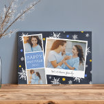 Starry Photobooth | Cartão de Colagem de Fotos Han<br><div class="desc">Cartão com fotos Chanucá bonito apresenta uma faixa de fotos com duas fotos e um painel de texto azul, além de um instantâneo inspirado por uma câmera instantânea com uma legenda manuscrita. Personalize com o ano e seu nome de família ou mensagem personalizada, em um fundo azul marinho pontilhado com...</div>
