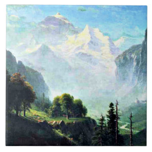 Staubbach Falls perto da Suiça de Lauterbrunnen