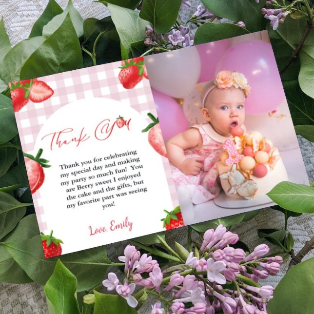 Strawberry Berry Sweet Birthday Cartões de agradec (Criador carregado)