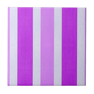 Stripes roxas e brancas