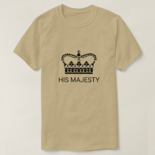 "Sua Majestade" Preto em Camiseta bege