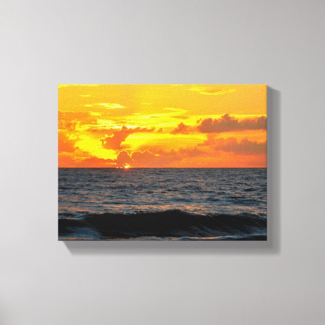 Sunrise over the ocean Stretched Canvas Print (Frente)