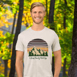 Sunset de Floresta de Viagem Personalizada legal<br><div class="desc">Personalize suas próprias camisetas de triblenda para viajar pela natureza neste verão ou outono. Personalize com seu sobrenome debaixo da floresta verde de árvores e pôr do sol da montanha escura para uma legal manutenção de férias para seu grupo ao ar livre.</div>