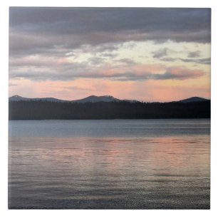 Sunset no lago Crescent, OR