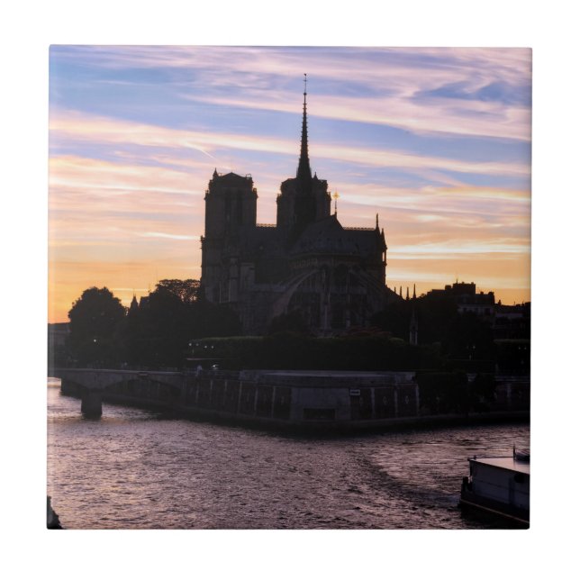 Sunset on Notre Dame de Paris - Paris, França (Frente)