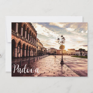 Sunset over quadrado em Padova, Itália