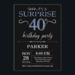 Surpresa aniversário de 40 anos de Convite Preto e<br><div class="desc">Convite para aniversário de 40 anos surpresa com fundo brilhante preto e azul. Chalkboard. Aniversário Adulto. Homens ou Mulheres no Dia Convidam. Qualquer idade. Para mais personalização,  clique no botão "Personalizar" e use nossa ferramenta de design para modificar este modelo.</div>