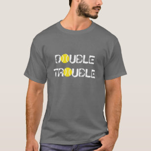 T Camisas com um slogan tênis engraçado ou dizen