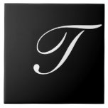T Monograma Branco inicial em preto<br><div class="desc">Letra branca clássica monograma em fundo preto,  T.</div>