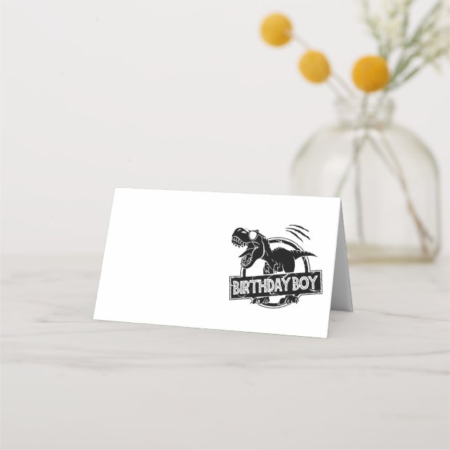 T Rex Birthday Boy Dobrou o Cartão de Lugar (Frente)