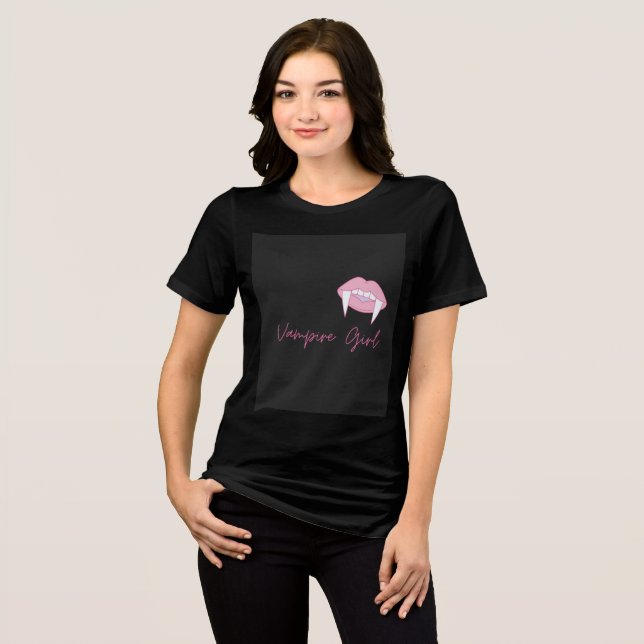 T-Shirt Elegância Fangtástica (Frente Completa)