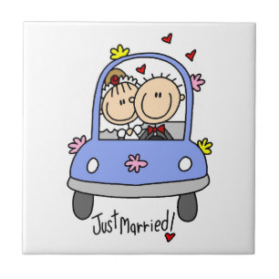T-shirts e presentes recens casados