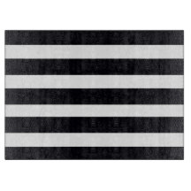 Chic Simples, com distribuição fina, preto e branc