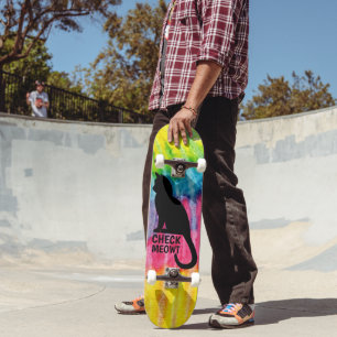 Tabuleiro de skate de madre com cruz preto