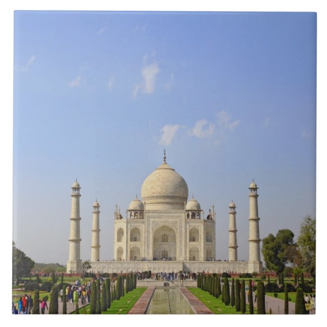 Taj Mahal, um mausoléu localizado em Agra, Índia, (Frente)