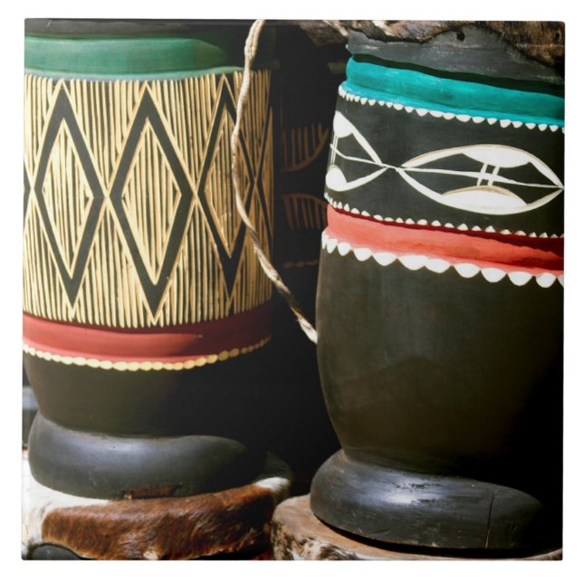 Tambores esculpidos à mão, Livingston, Zâmbia (Frente)