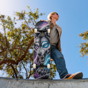 Tampa de skate com cabeça de lobo rosnando