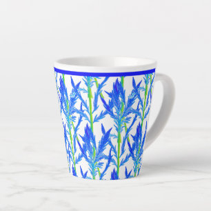Tansy (L) em uma pequena caneca latta