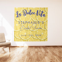 Tapeçaria com fotos do Chá de panela Lemons Booth