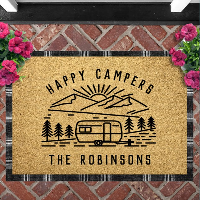Tapete Alegres Acampantes Nome da Família Personalizado (Happy Campers Personalized Doormat | Custom Family Name RV Decor Camping Welcome Mat Campsite)