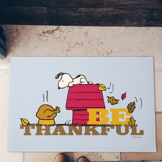 Tapete Amendoins | Snoopy Seja grato (Doormat in doorway)