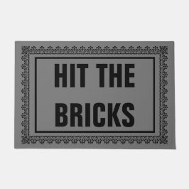 Tapete Bata Na Porta Do Tijolo