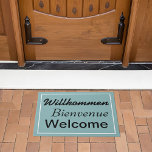 Tapete Blue Willkommen Bienvenue Bem-Vindo Multilingual<br><div class="desc">Bem-vindos aos seus convidados com uma porta multilíngue que contém as palavras alemã,  francesa e inglesa "Welcome". Mostrado aqui em vermelho escuro,  você pode editar a cor de fundo para a cor de sua escolha selecionando o botão "personalizá-lo".</div>