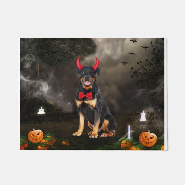 Tapete Cachorro Rottweiler no Figurino do Halloween (Frente)