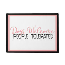 Cães Bem-Vivos, Pessoas Portas Toleradas